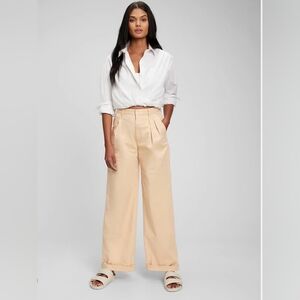 Gap wide leg khaki trousers size 8 NWOT